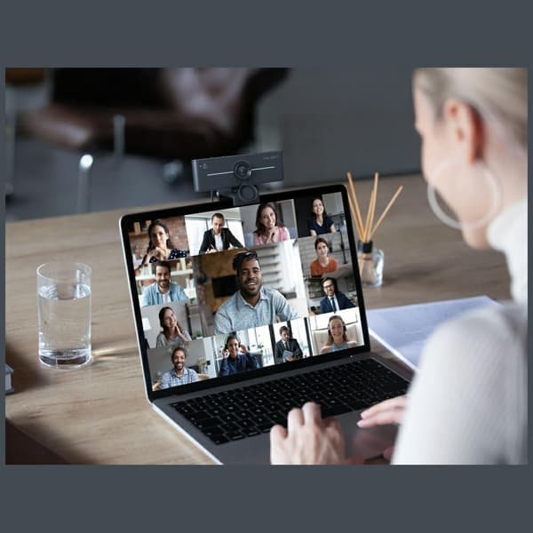 Creative 4K UHD-webbkamera svart