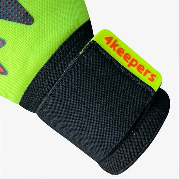 Elite Venom NC junior | 4keepers Elite Venom NC junior 4 målvaktshandskar