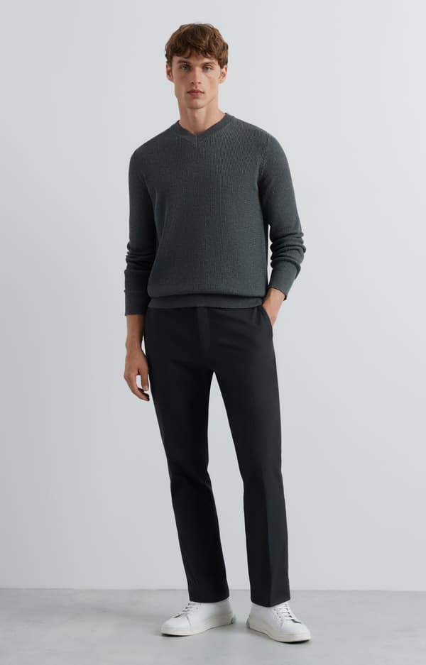 Mikromønstret sweater med v-hals M