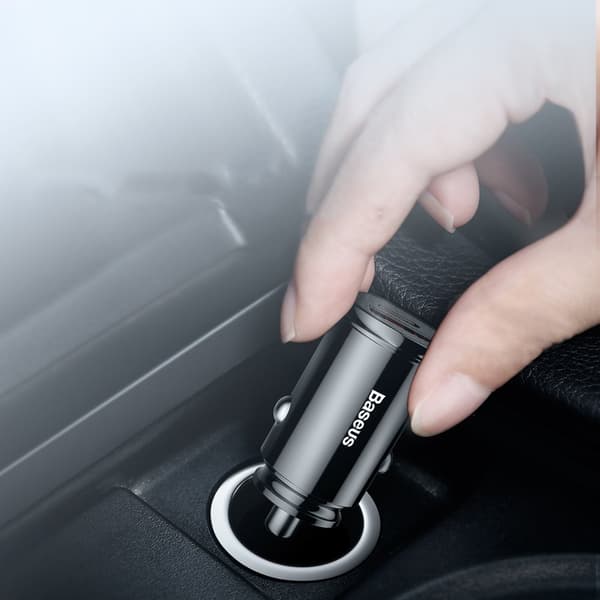 Smart biloplader med USB- og USB-C QC PD-porte, sort