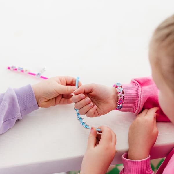 BARBIE 3 ARMBAND OCH 18 BERLOCKOR