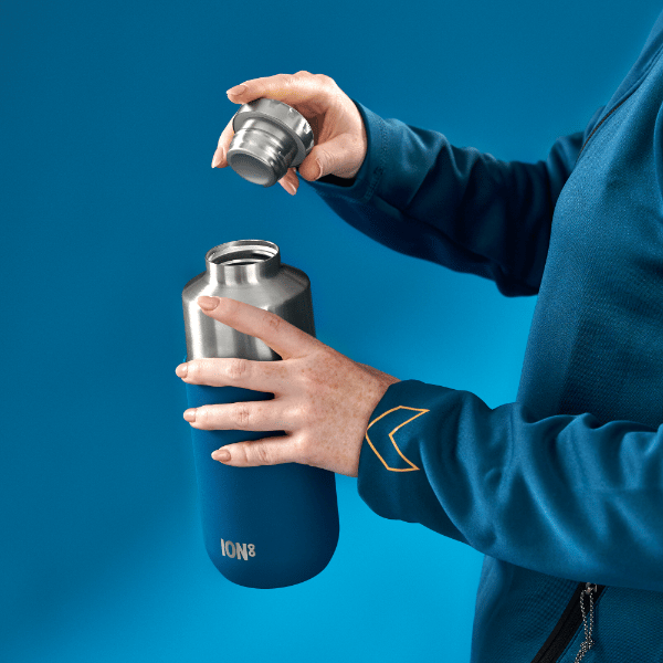 Reseflaska ION8 I8FS700DTEAL djupblå