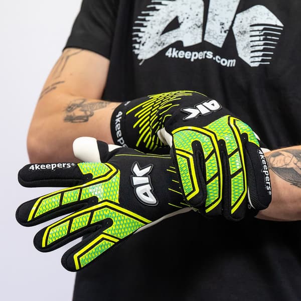 NEO volt NC junior | 4keepers NEO volt NC junior 7 målvaktshandskar