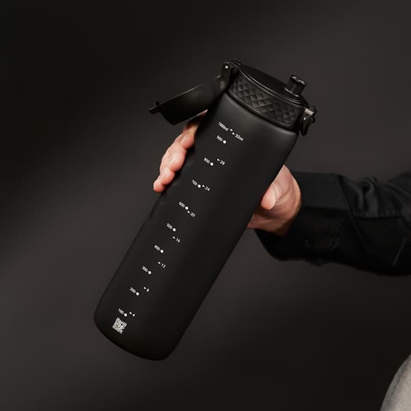 ION8 BPA-vapaa juomapullo I8RF1000BLK musta