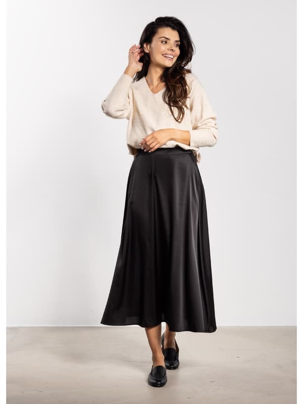 Klassisk satin midi nederdel i sort S