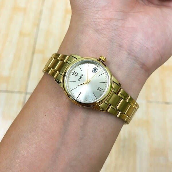 NAISTEN KELLO CASIO LTP-V002G-9B3 + LAATIKKO