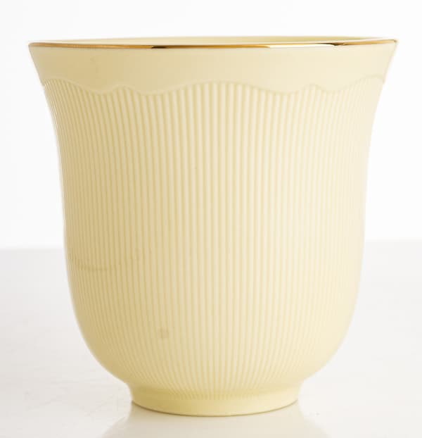 Beige porslinsmugg