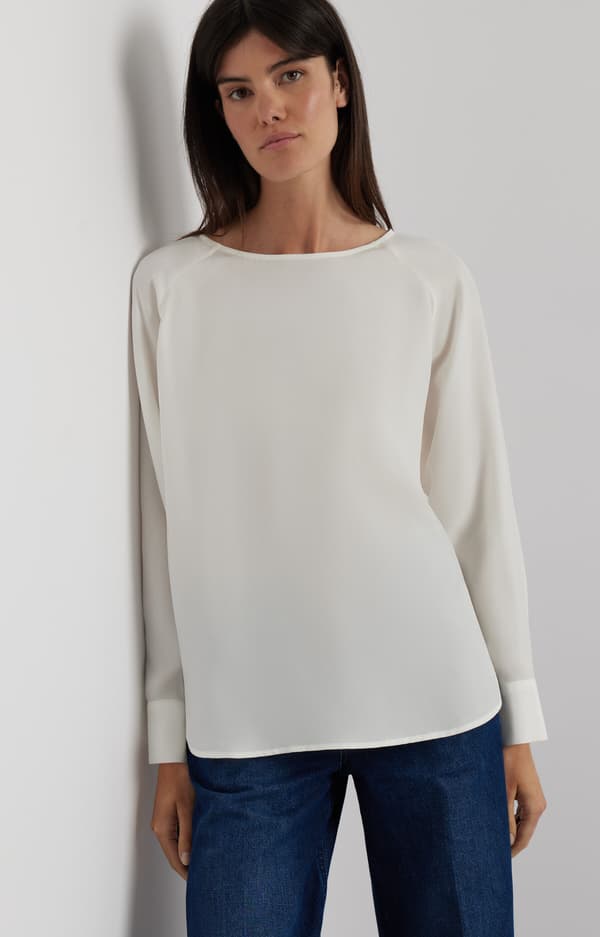 Ensfarvet bluse 40