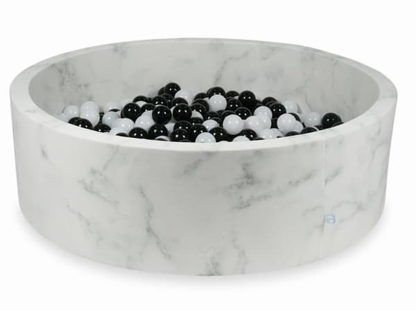 Tør pool 130x40 marmor med 700 bolde: sort, hvid sweater