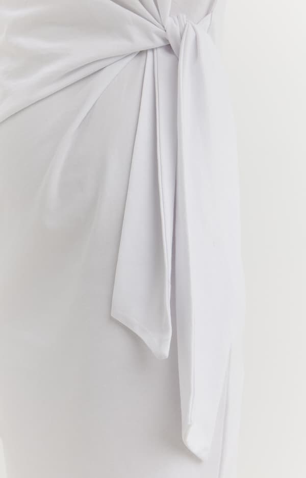 Asymmetrisk midikjole med bindebånd XS