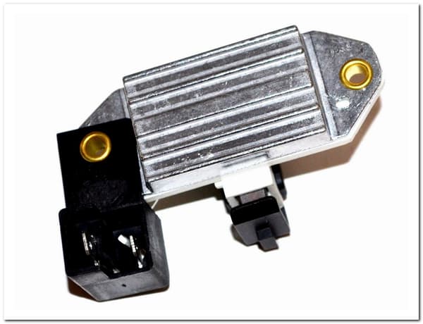 MM AMP0119 MAGNETI MARELLI JÄNNITESÄÄTÖ