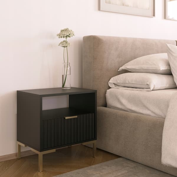 Sort sengebord med rillet front, guld glamour sengebord