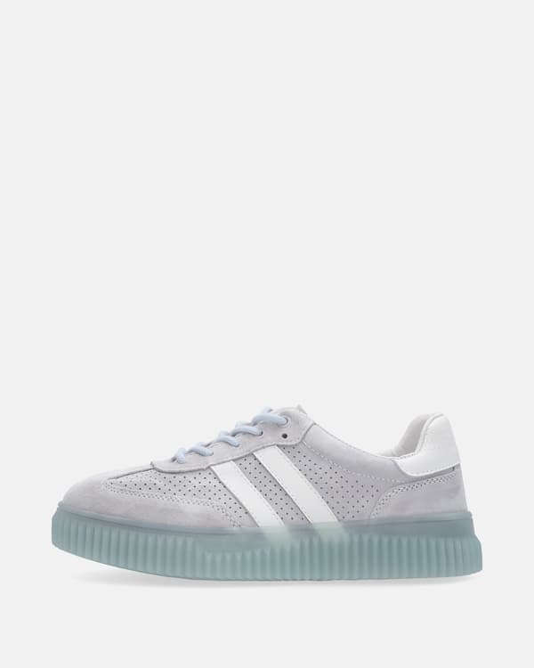 Blå perforerade mockasneakers Blå perforerade mockasneakers 39