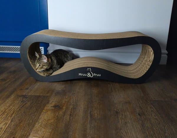 LEON kradsetræ til katte | sort | 78x28x24 cm | MruuPruu