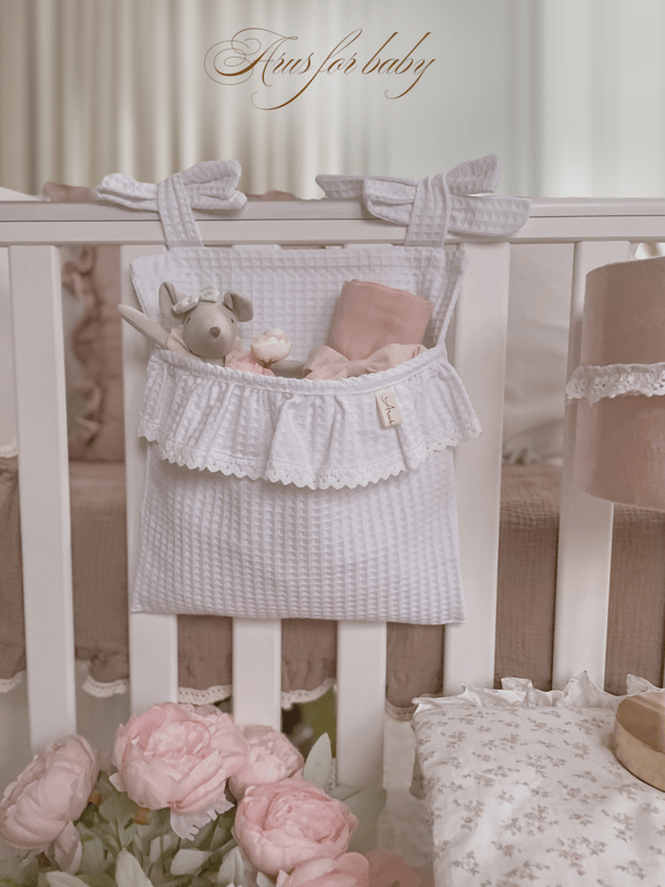 Lovely Line Tremmeseng Organizer med Blondeflæser - Hvid
