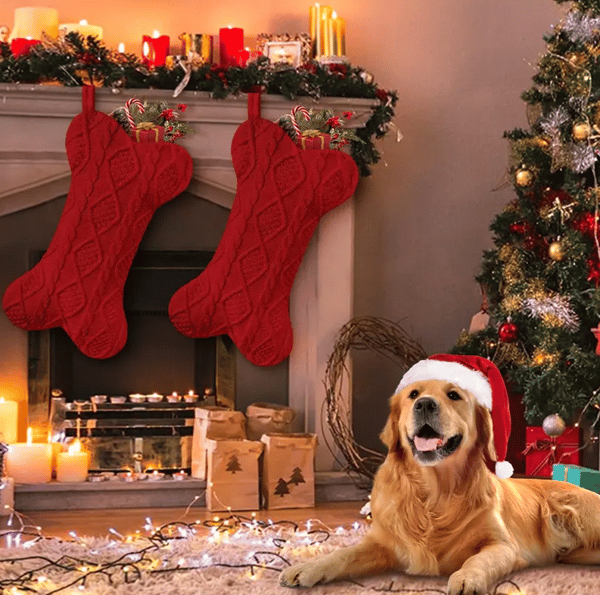 Julebenformet hundestrømpe til gaver, sweatermønster (rød)