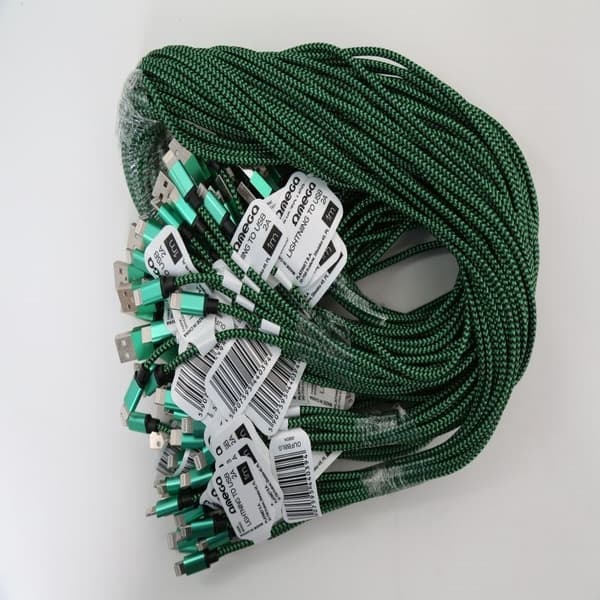 OMEGA LIGHTNING TIL USB STOFFLETKABEL 2A 1M POLYBAG GRØN-SORT [44039]