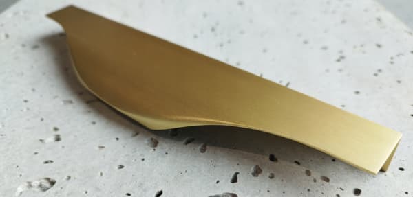 Møbelgreb med guldkant, 56 cm, let og holdbart UA04 til skabe