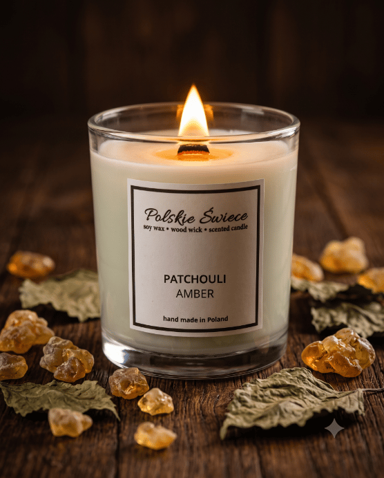 Sojalys med trævæge + PATCHOULI AMBER