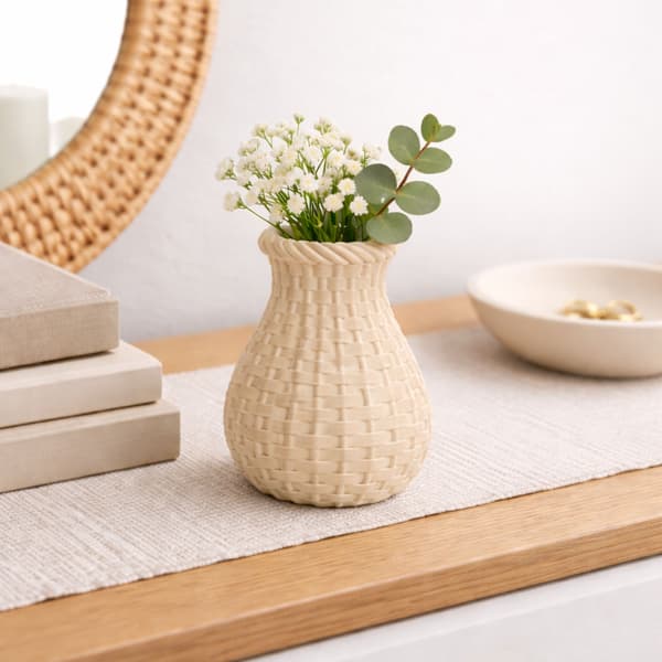 Beige genombruten vas, flätad, dekorativ, boho, japandi