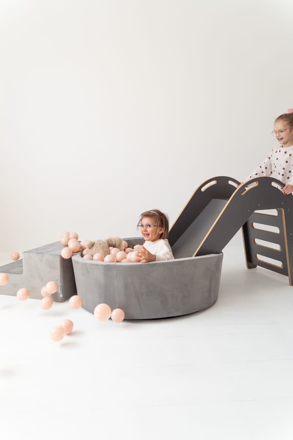 Tør poolrutsjebane - grå