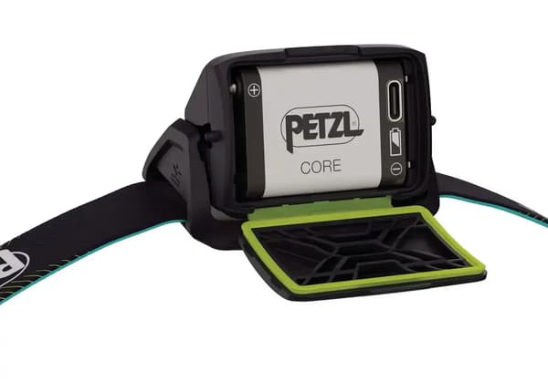 Petzl Actik Core Grøn Pandelampe