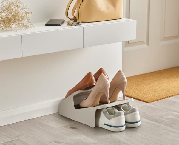 Shoe-In skoopbevaring, ecru / Joseph Joseph