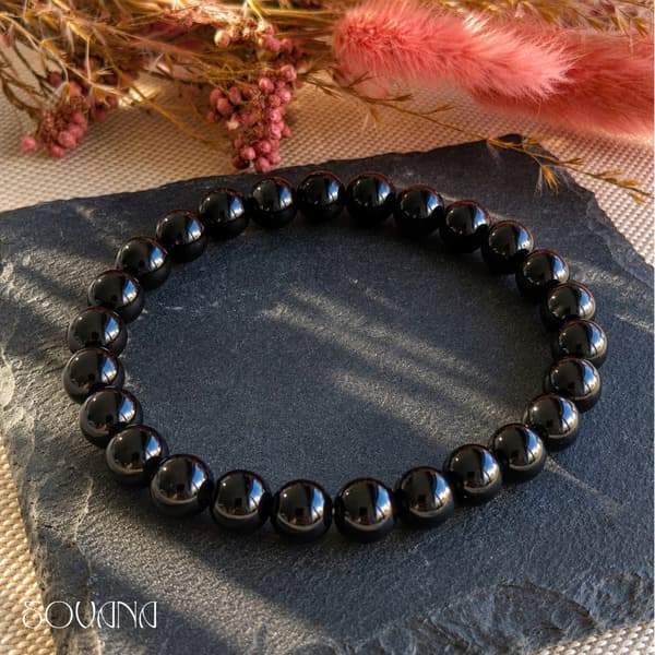 Obsidiaanirannekoru