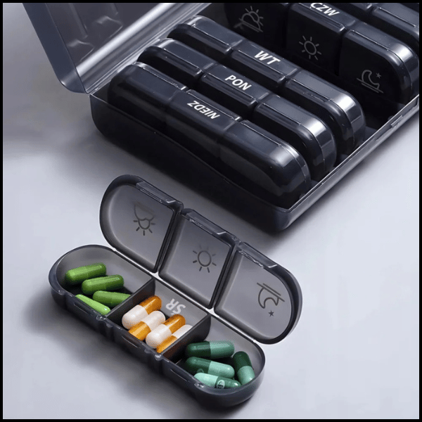 VECKOARKASSA FÖR TABLETTER, MEDICINBEHÅLLARE FÖR 7 DAGAR