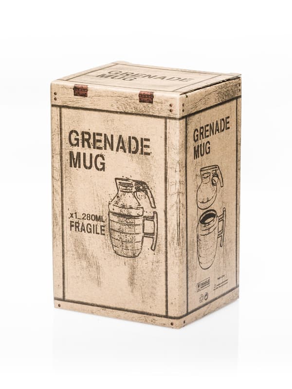 Granatmugg med nål - SVART