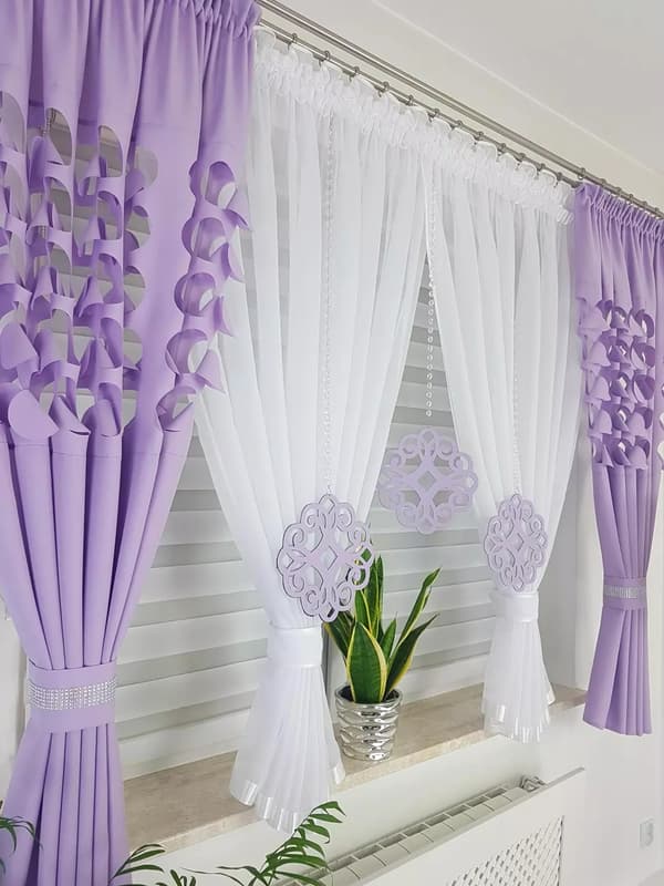 Elegant sæt gardiner og draperinger - lilla