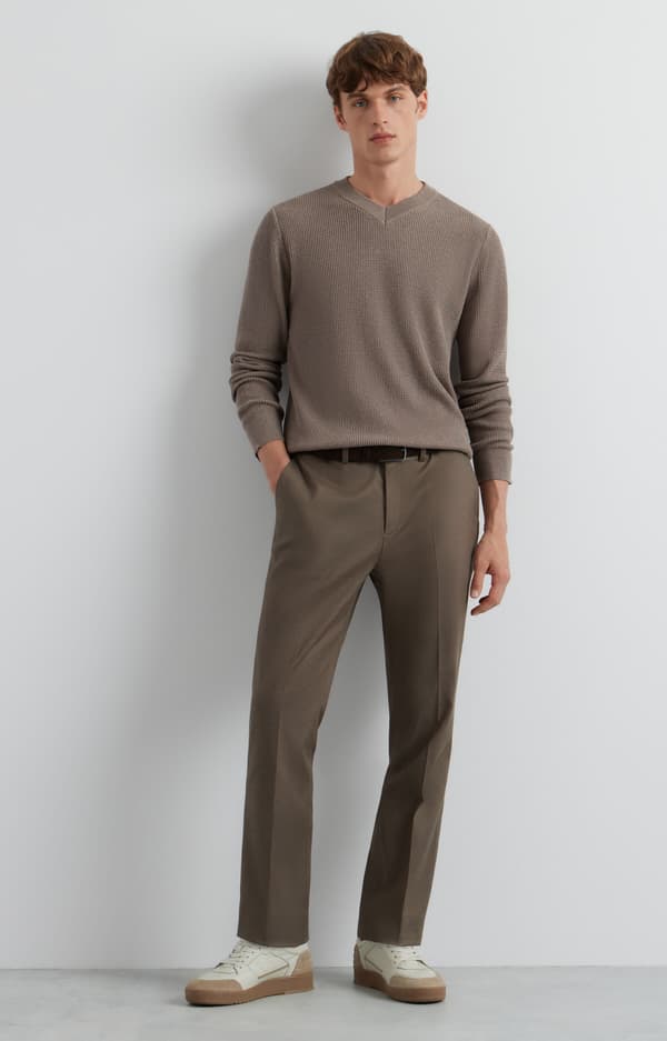 Mikromønstret sweater med v-hals L