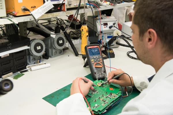 SONEL CMM-60 Avancerad Industriell Multimeter + Kablar Probadapter