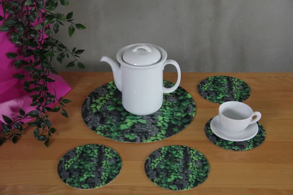 Set med runda bordsunderlägg 1+4 - CREEPER