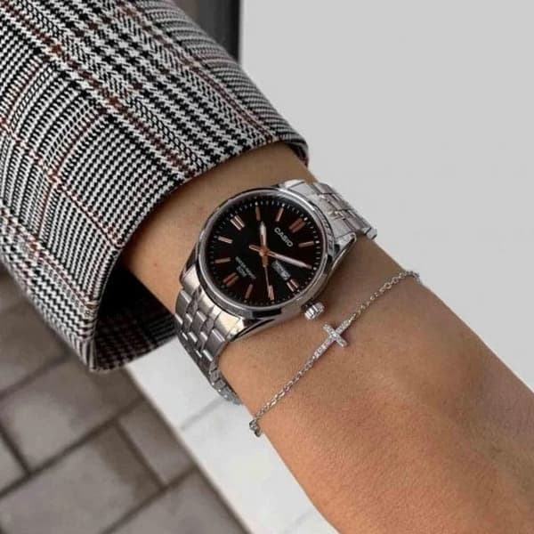 Kello Casio Naisten LTP-1335D-1A2 + Laatikko