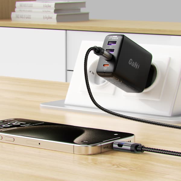 USB-C - USB-C-kaapeli näytöllä 480Mb/s 66W 1.2m - musta