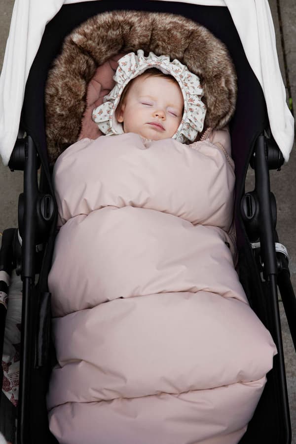 Elodie Details - Sovsäck för barnvagn - Rosa