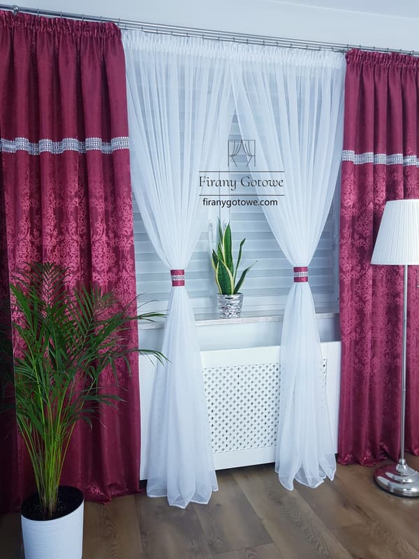Gardin med draperier - vinrött set