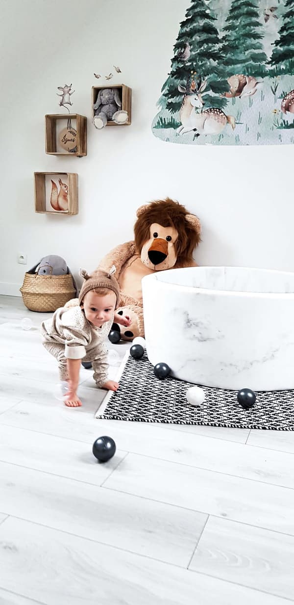 Tør pool 130x40 marmor med 700 bolde: lys mint, lyseblå, grå, perlemor