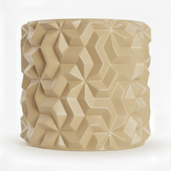 Beige urtepotteskjuler med 3D geometrisk mønster til loftplanter