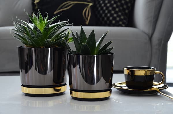 DUO SORT OG GULD POTTE DIAMETER 14 CM DUO SORT OG GULD
