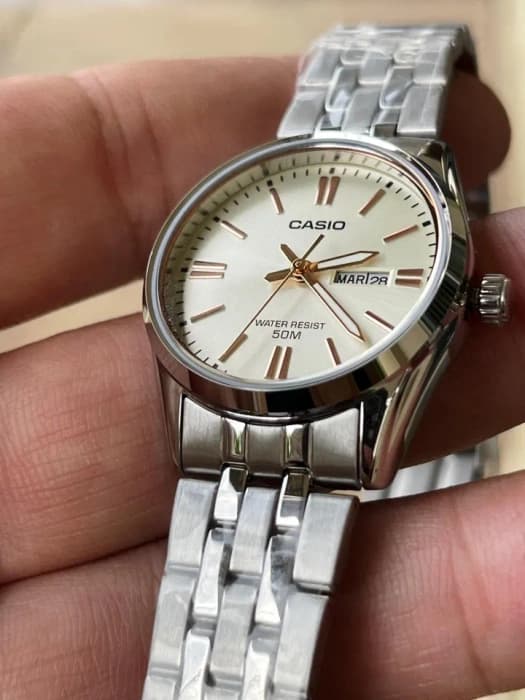 Casio Damklocka LTP-1335D-9A + Låda
