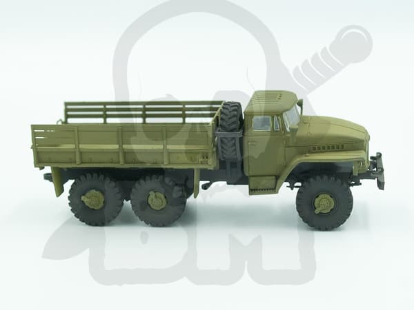 ICM72711 URAL-375D Armélastbil 1:72