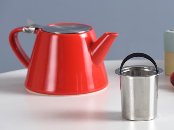 Keramisk elkedel med infuser