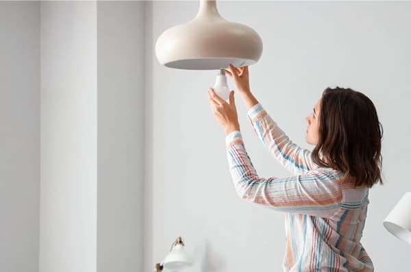 Klassisk LED-pære E27 Stor gevind 10W 6500K Kold hvid