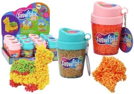 Squishy Styrofoam-kugler i en orange kop