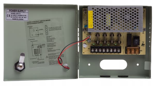 CCTV-VIRTALÄHDE 12V 5A MAX 4 VALVONTAKAMERAA