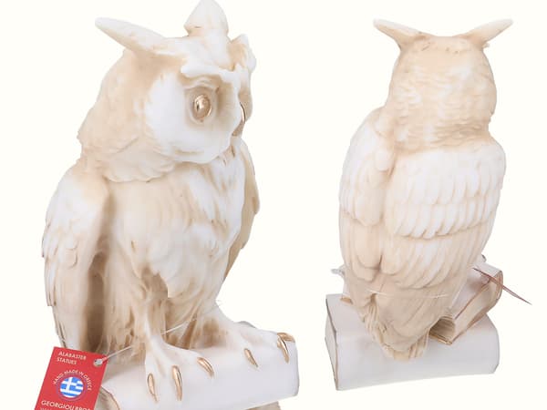 Ugle på en bog - græsk alabaster