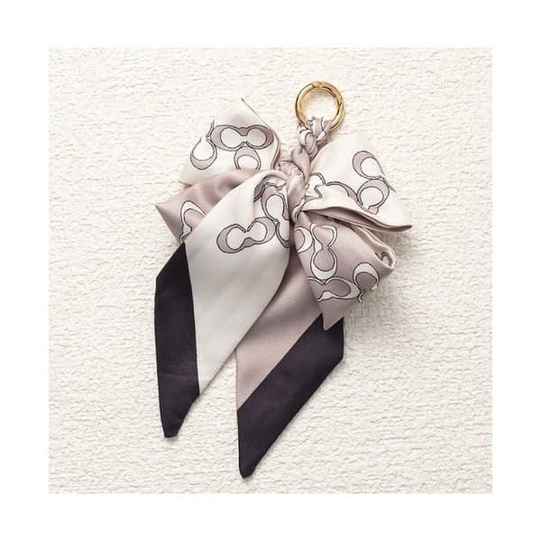 Elegant rosettnyckelring BRL373