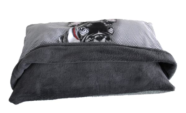 Chester XL 60x45 sänky peitolla